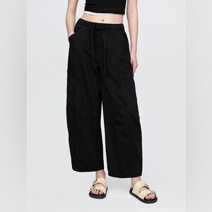 GAP Mid Rise UltraSoft Easy Horseshoe Black Barrel Wide leg Jeans Size S Pockets